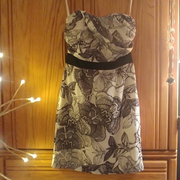 H&M Dresses & Skirts - Strapless Butterfly Dress! NWOT!